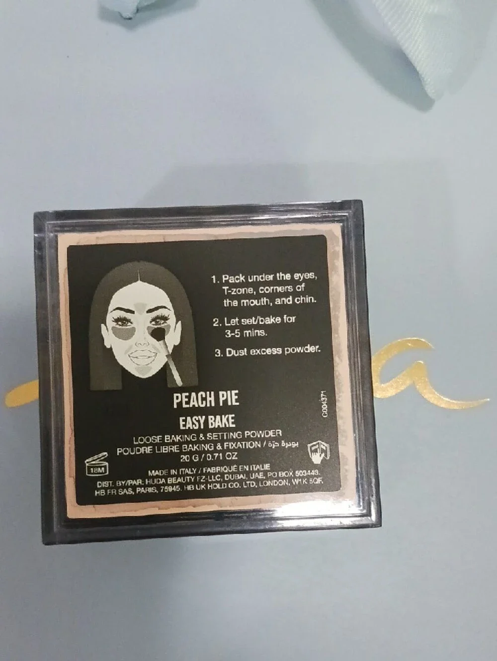 HUDA BEAUTY Black Compact with Pink Logo